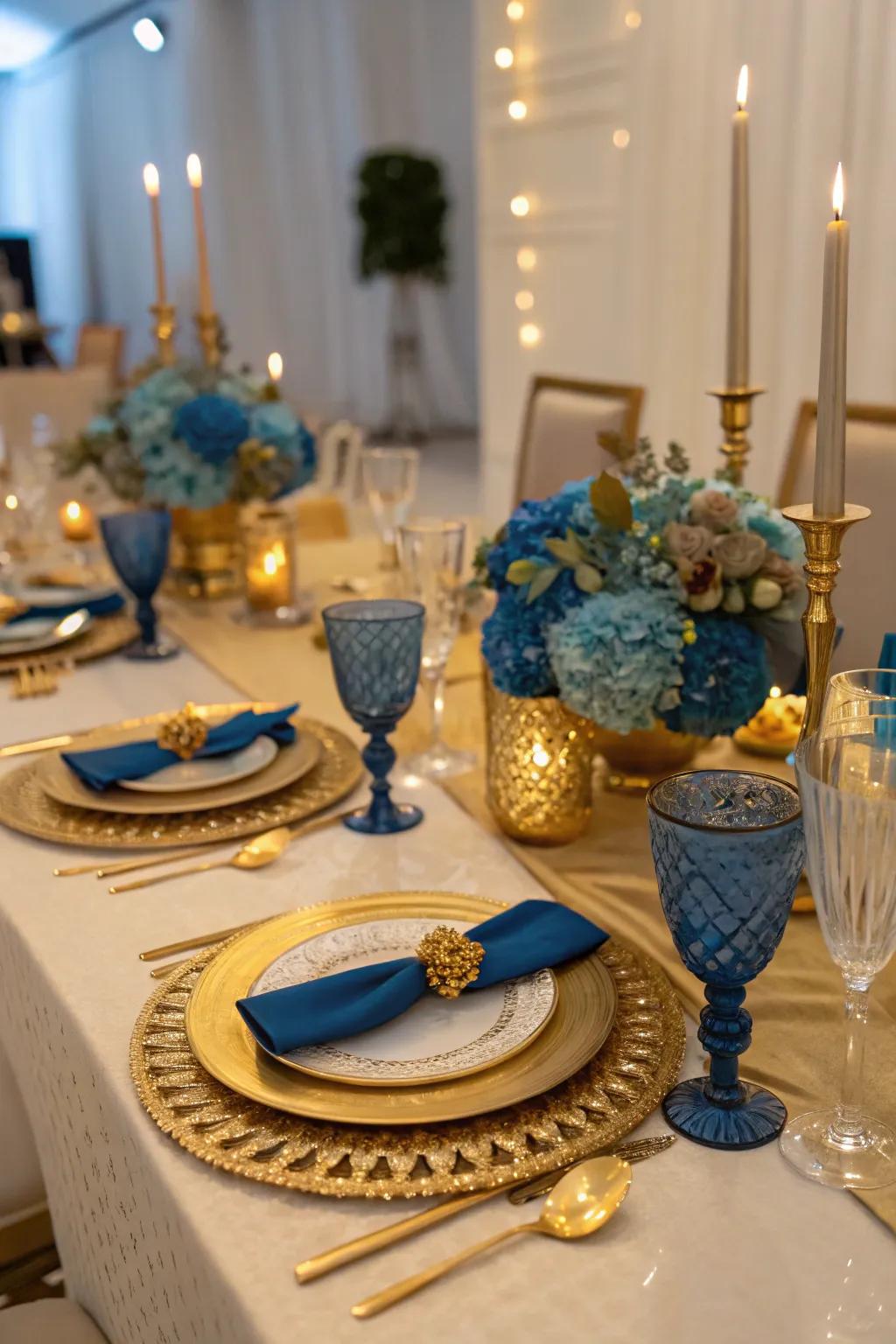 Gold and blue create a regal and elegant prom setting.