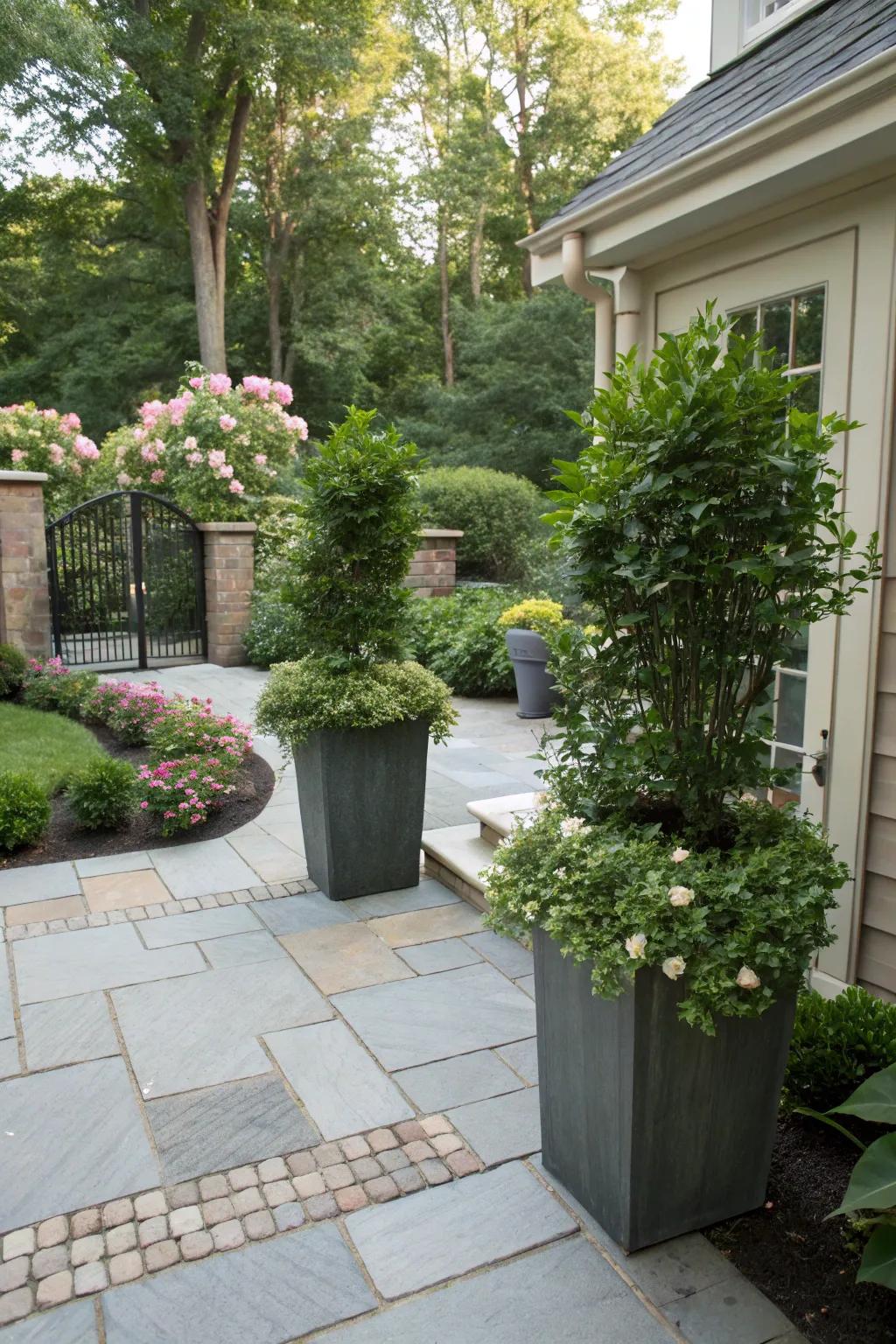 Cultivator vessels that elegantly bisect patio expanses.