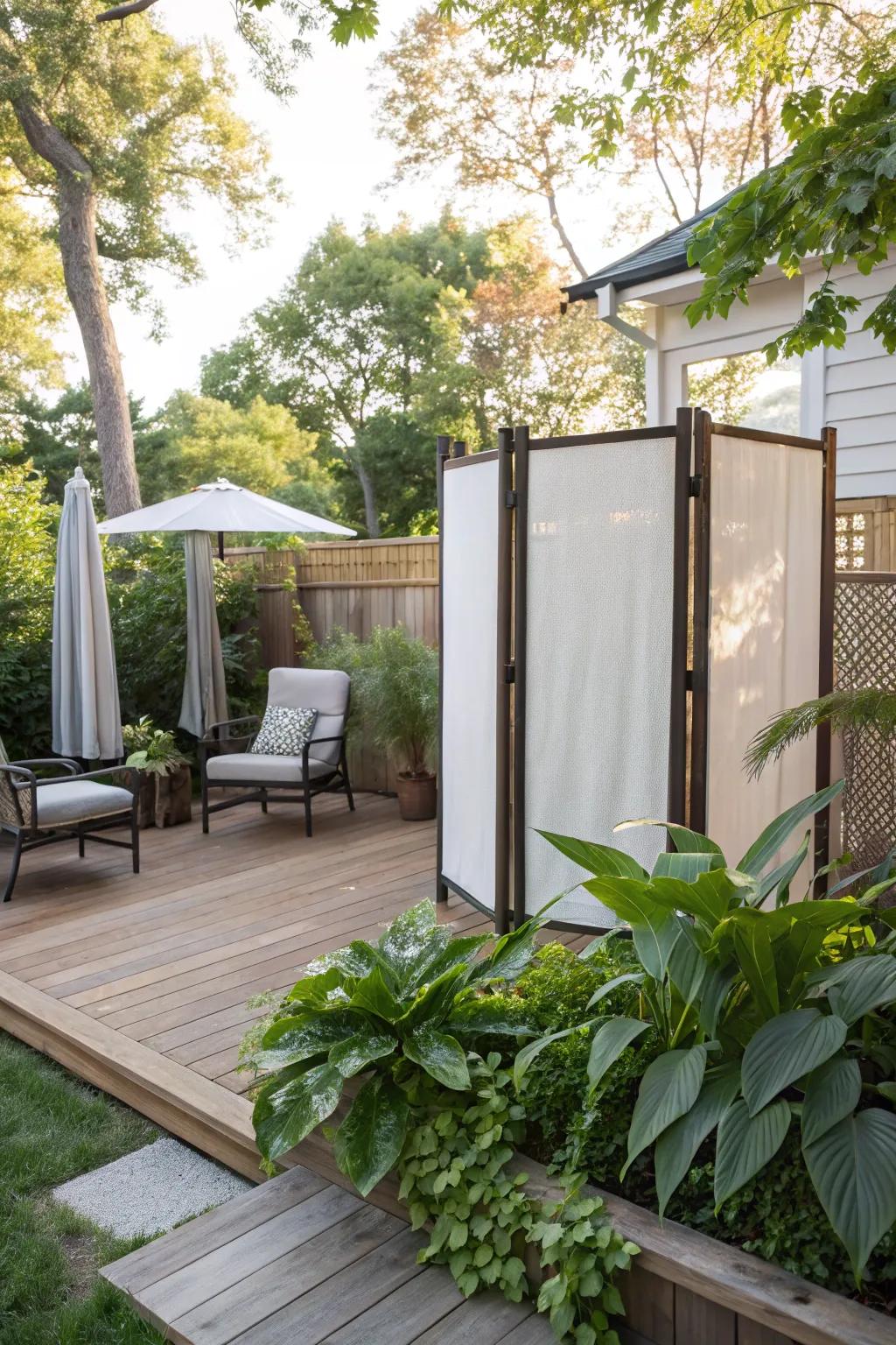 Stylish mobile partitions delivering adaptable privacy solutions.
