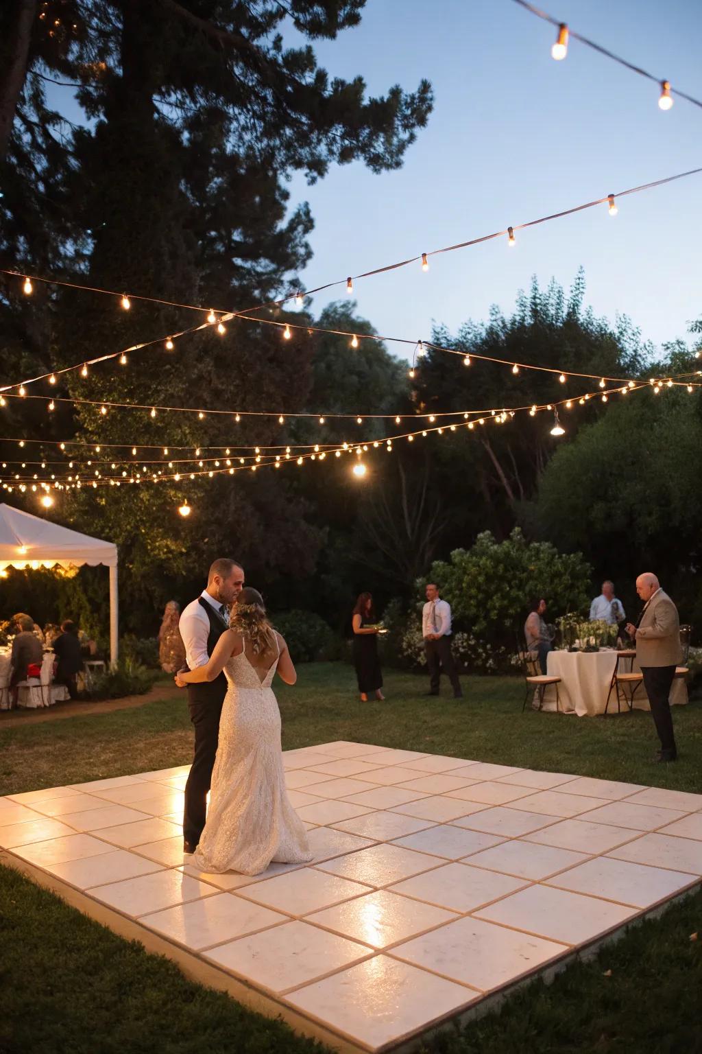 An open-air dance floor invites guests to celebrate under the stars.