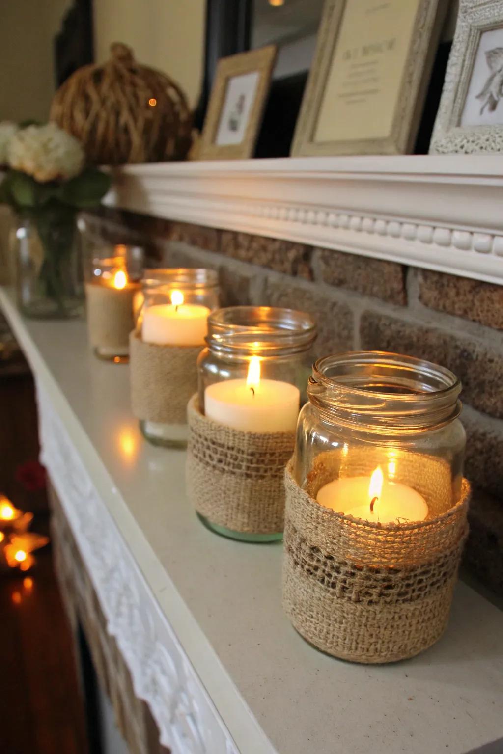 Burlap-wrapped mason jars add a rustic touch.